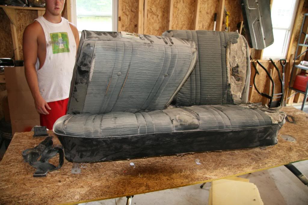 Front bench seat recover Team Chevelle